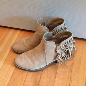 American Eagle ankle boots